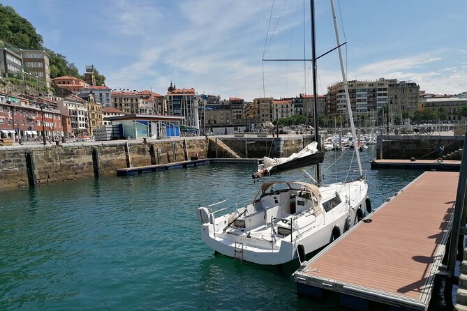 2 h Privated Sail Sebastian Tour or Sunset - Swimming and Stand-Up Paddle: When the Sea Lets You Play