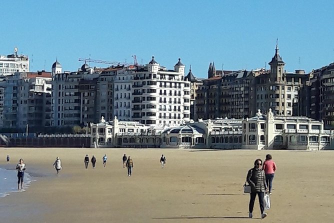 3 Day Basque Country Private Tour - Day 2 in Bilbao: Guggenheim first, then a private city walk