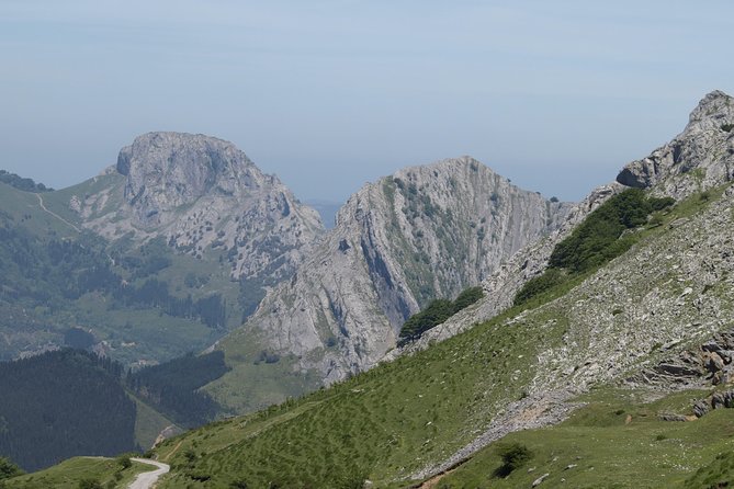 4 Day Basque Country Tour: San Sebastian, Biarritz, Bilbao and Rioja - Day 2: Biarritz, Saint-Jean-de-Luz, and Hondarribia on both sides of the border