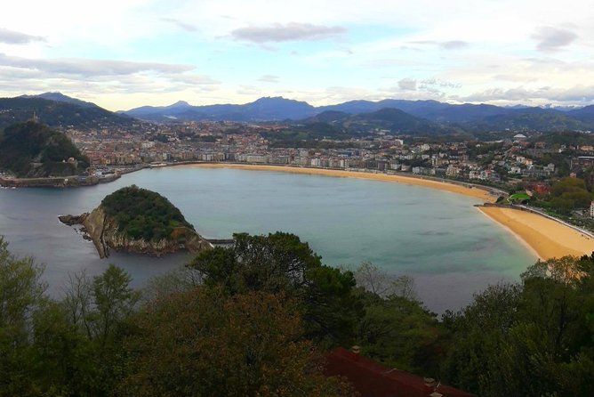 5 full days in the Basque Country - Day 2 on the French Basque side: Phare de Biarritz, Saint-Jean-de-Luz market life, and walled Hondarribia
