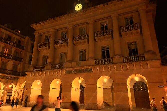Art and culture - San Sebastian - A walk that turns architecture into a Basque story
