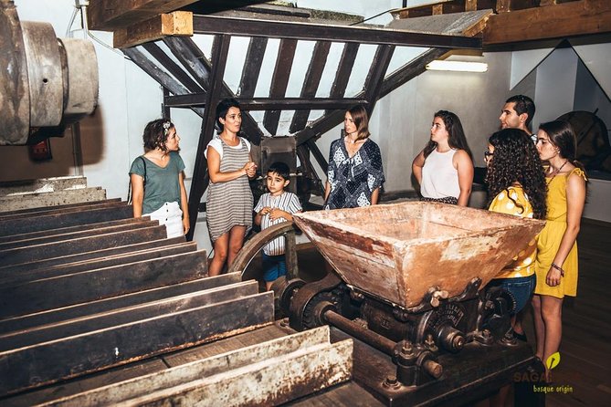 "Basque Cider House" guided tour + meal from San Sebastian - Ruta de la Sidra Vasca: what you do once you reach the cider house