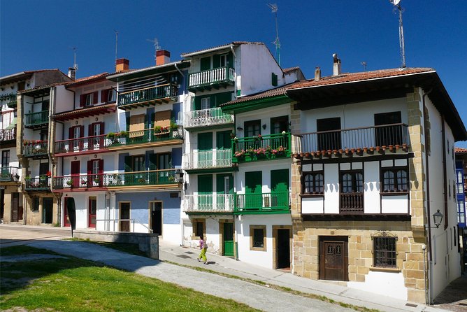 Basque-French Coastline Private Experience - Hondarribia: Medieval Walls, Spanish-Side Charm, and Space to Wander