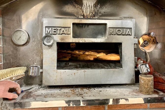 Discover the artisan producers of the mountain - San Sebastián start: a morning built for food people