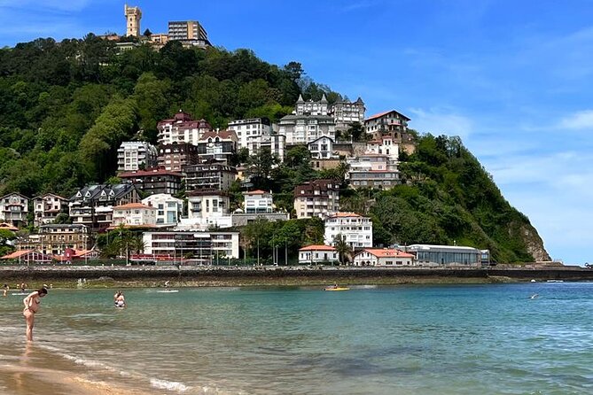 Discover the History, Market, Wine & Pintxos in San Sebastian - Parte Vieja and the market: where the culture turns into food