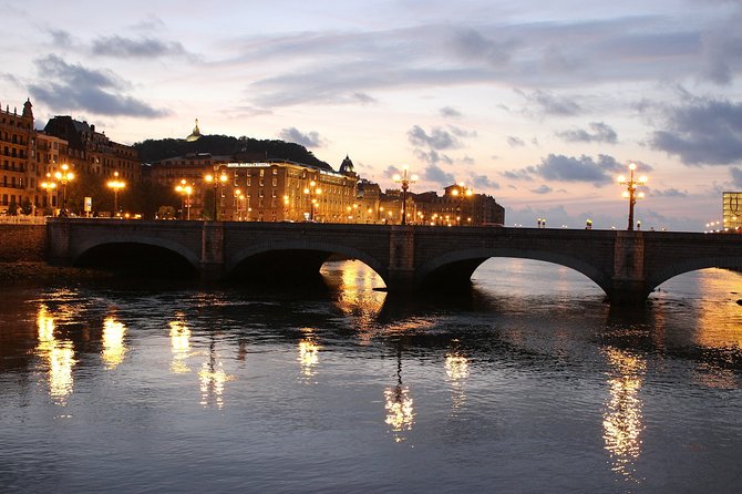 Explore San Sebastian in 60 minutes with a Local - Key things I’d watch for before you go
