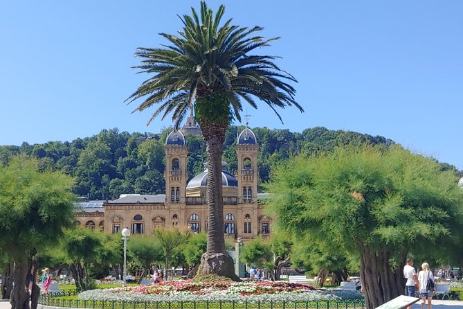 Explore San Sebastián’s History & Taste Its Flavors at Lunch - A First Look at San Sebastián: La Concha and the Old Town