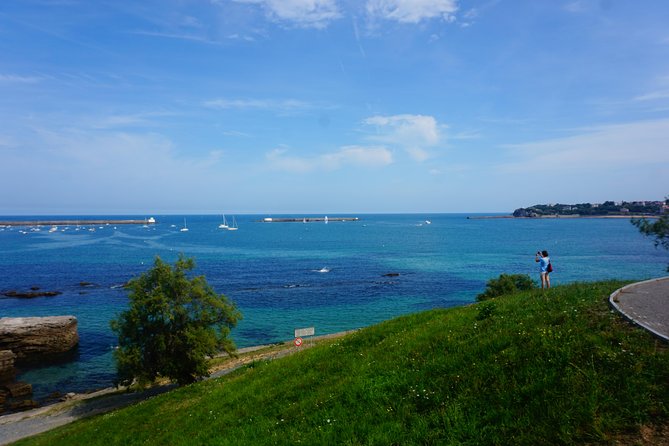 French Basque Coast private full-day tour from San Sebastián - Stop 1 in San Sebastián: a quick start before the border