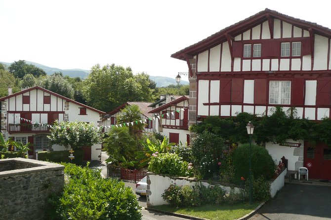French-Basque Countryside Private tour Discover the hidden beauty of Pyrenees - How BasqueGuides turns a day trip into something personal