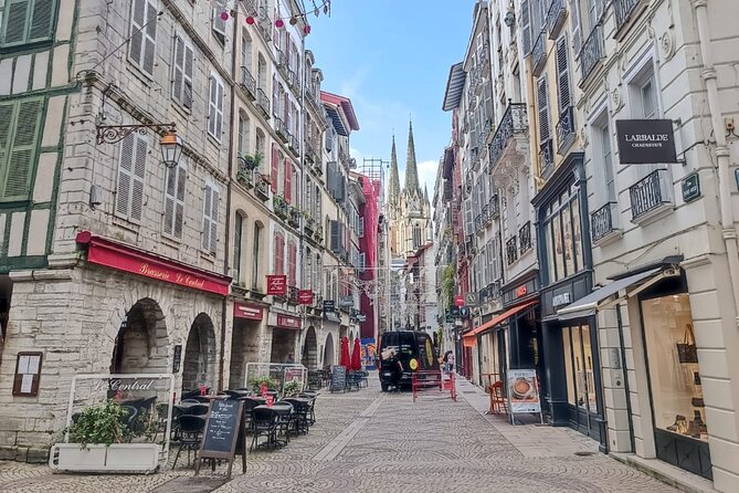 French Coast: Bayonne, Biarritz, San Juan de Luz - Private Tour - Bayonne’s old streets and Sainte Marie Cathedral (UNESCO stop)