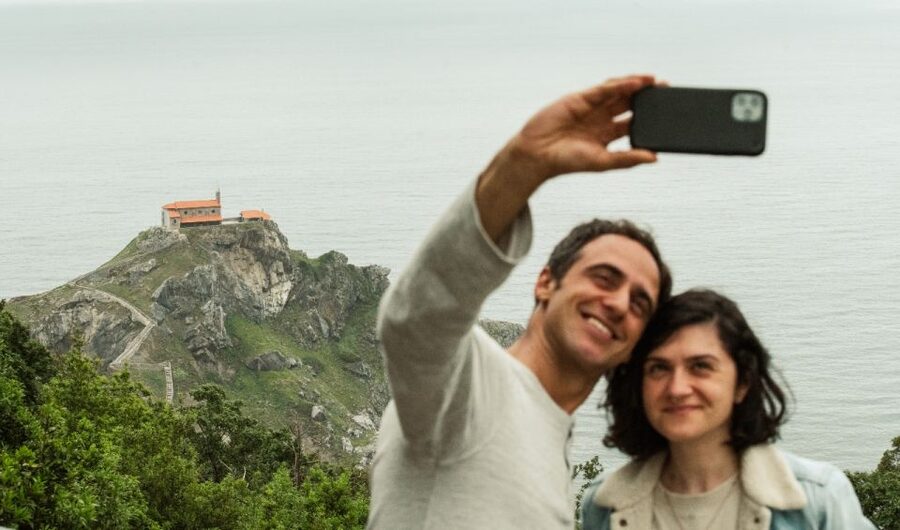 From San Sebastian: Guggenheim and Basque Coast Day Trip - San Sebastian Pickup to Bizkaia Roads: The Drive That Becomes Part of the Day