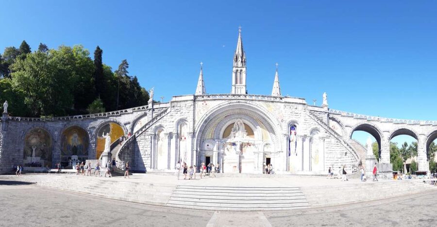 From San Sebastian: Lourdes Private Full-Day Tour - Price and value: is $442 per person fair for this day?