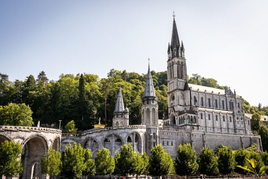 From San Sebastian: Sanctuary of Lourdes - Private Guide Quality: The Difference Between Seeing and Understanding