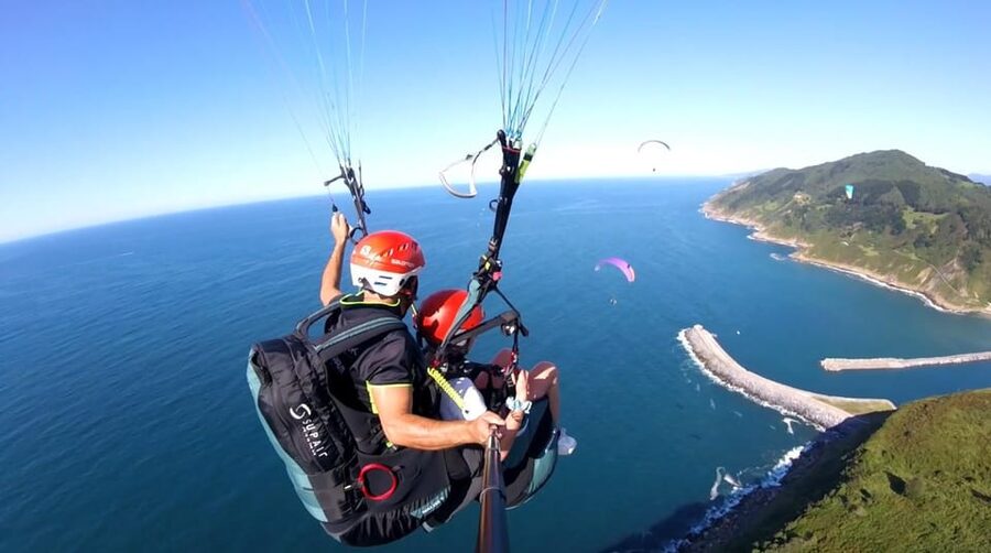 Paragliding in San Sebastian - Why paragliding near San Sebastián feels different