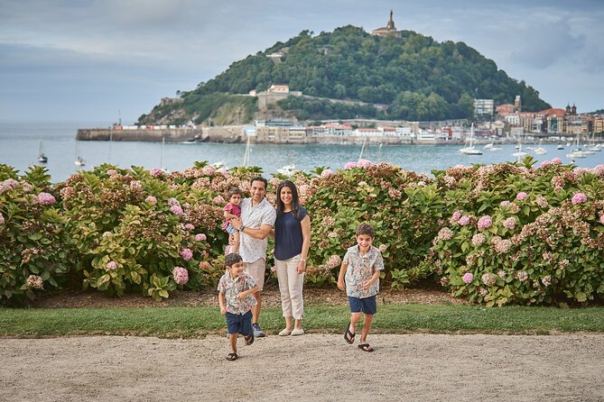 Private Photo Session with a Professional in San Sebastián - When you should book and what to bring