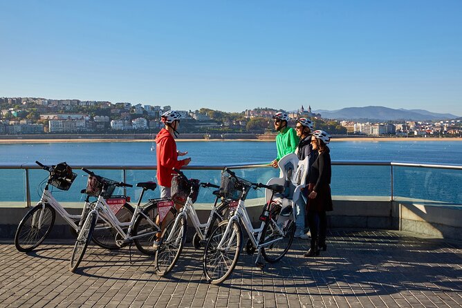 Private San Sebastian Bike Tour - Peine del Viento and the secret passage: art and old neighborhoods in one flow