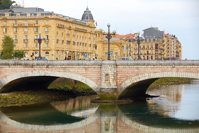 Private San Sebastian City Walking Tour - Tabakalera and Peine del Viento: culture and art with sea air