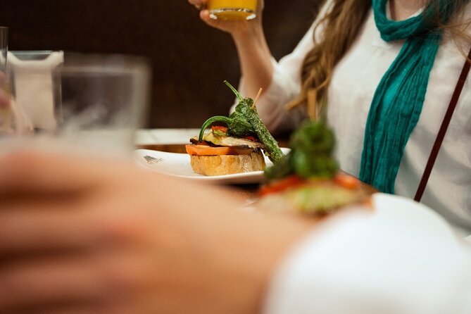 Private San Sebastian Highlights & Pintxos Tour - La Zurriola and the modern San Sebastián landmarks along the way