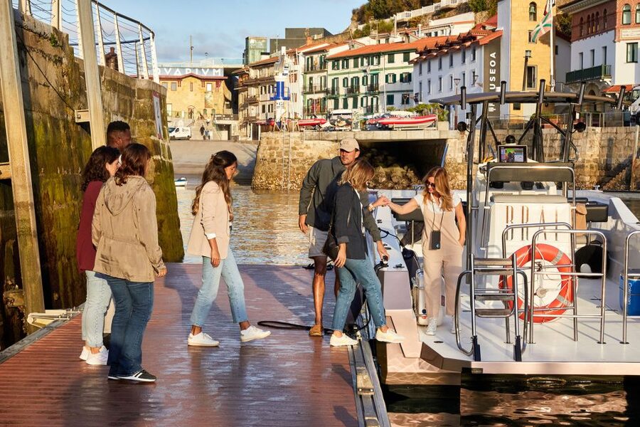 San Sebastian: 2 Bays Evening or Sunset Boat Tour with Cava - Pikachilla, Ulia, and Illurguita: When the Coast Turns Storybook