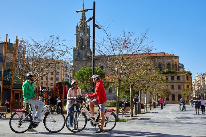San Sebastian E-bike trour: Basque History and Cultural. - Urumea River back to the center: villas and class contrasts