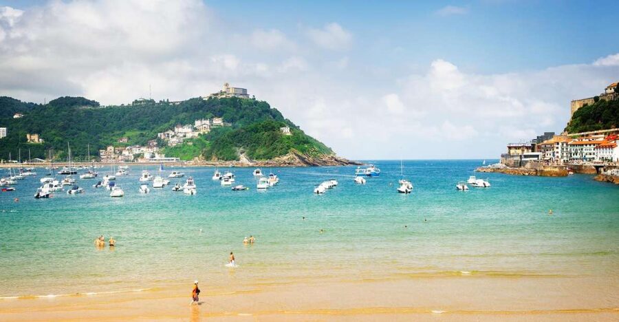 San Sebastian: Express Walk with a Local in 60 minutes - Key things I think you’ll notice fast