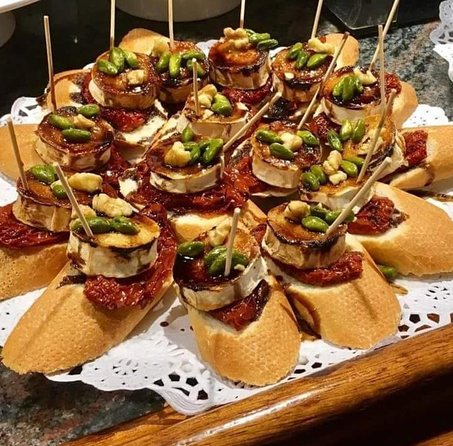 San Sebastian food tour: Pintxo tasting paired with Spanish wines - Price and Value: Eight Tastings Plus Pairings