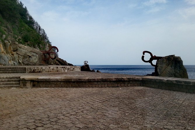 San Sebastian Highlights Private City Tour with Hotel Pick up - Zurriola Beach: Surf Atmosphere and Outdoor Terraces