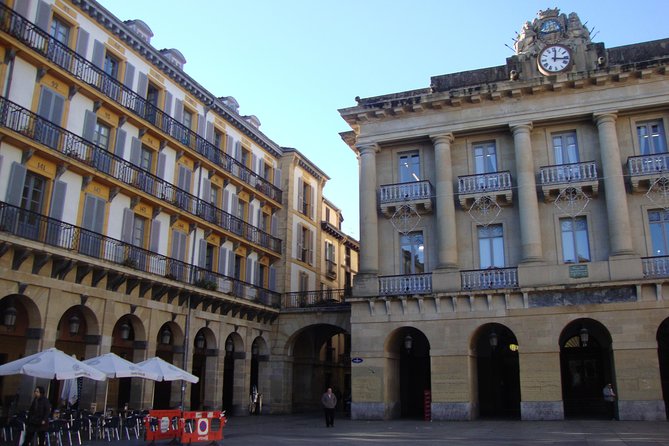 San Sebastian Highlights Private City Tour with Hotel Pick up - Mercado de la Bretxa and the Old-Quarter Streets