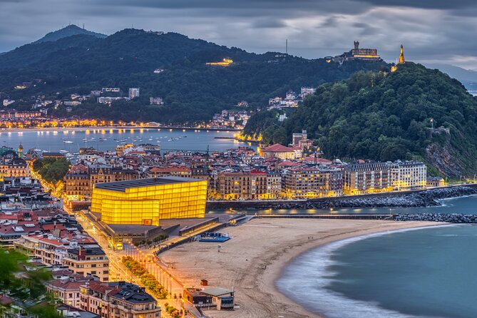 San Sebastian Historic Walking Tour in Small Group - Playa de la Concha: why the postcard beach has a history