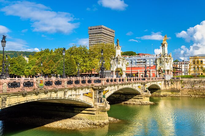 San Sebastian Historic Walking Tour in Small Group - Puente de Santa Catalina and the city’s engineering links