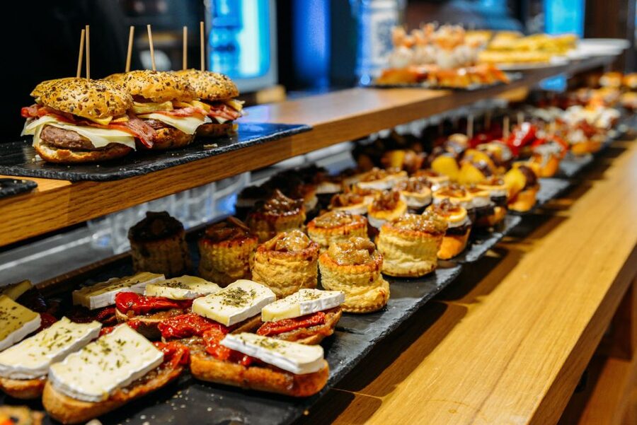 San Sebastian: Historical Walking Tour with Pintxo and Drink - Plaza de Okendo: a square stop that helps you orient fast