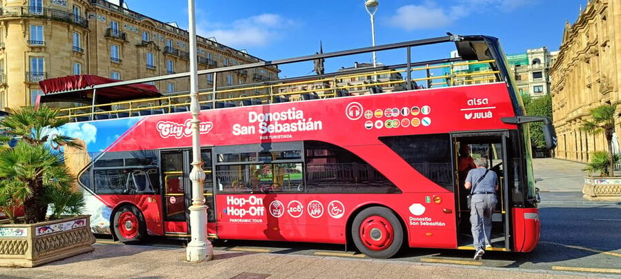 San Sebastian: Hop-On Hop-Off City Tour Bus - Cathedral Buen Pastor and the finishing story of the city