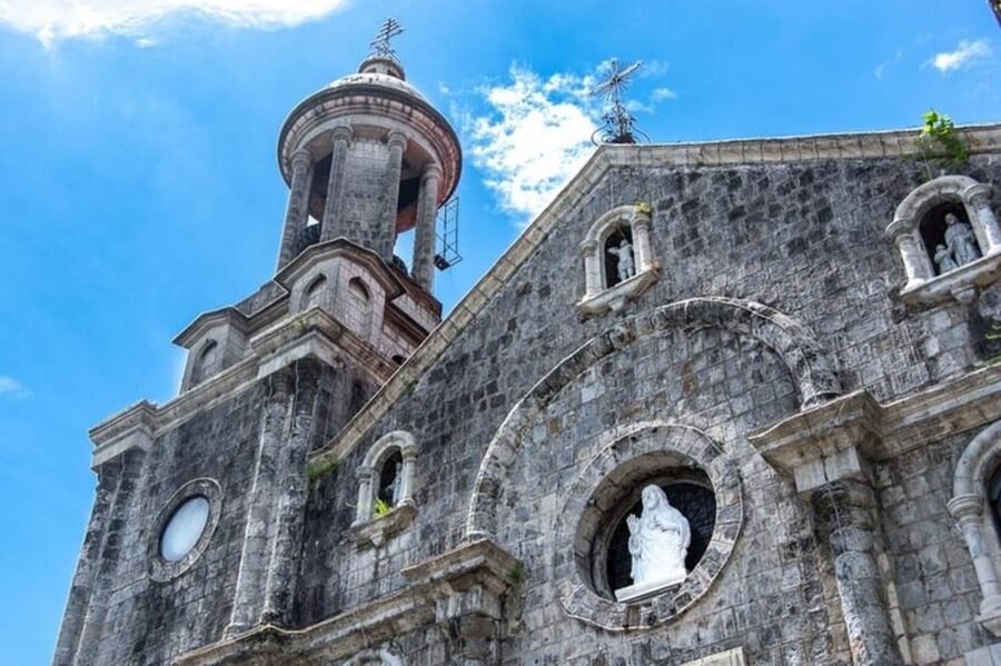 San Sebastian : Must-See Attractions Walking Tour - Key things to know before you go