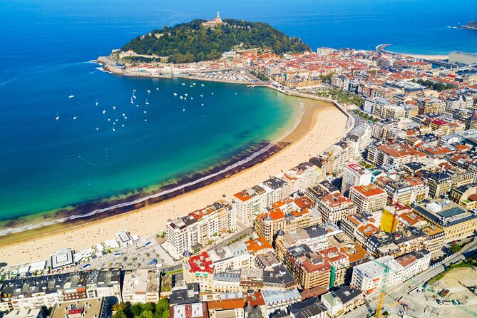 San Sebastian: Private custom walking tour with a guide - How the guide turns streets into real Basque context