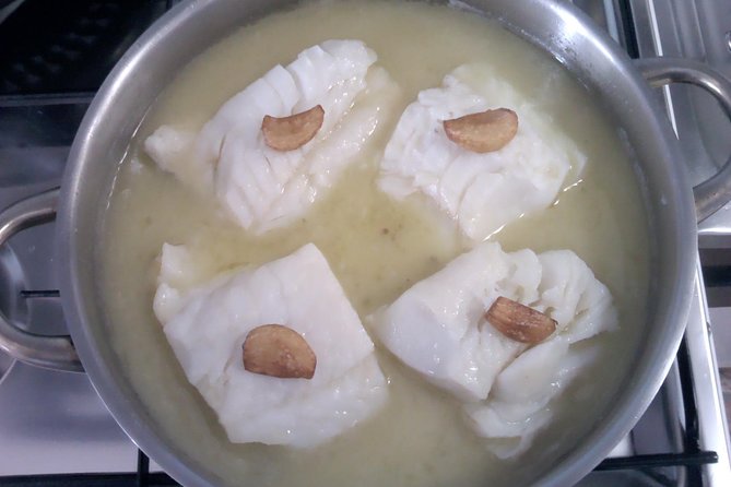 San Sebastián Private Food-Historical tour & meal at a Gastronomy Club - Who this tour is best for