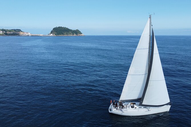 San Sebastian Private Sailing trips & Socioeducational boat tours - Meeting at Mollaberria Kalea: start smoothly, end back where you began