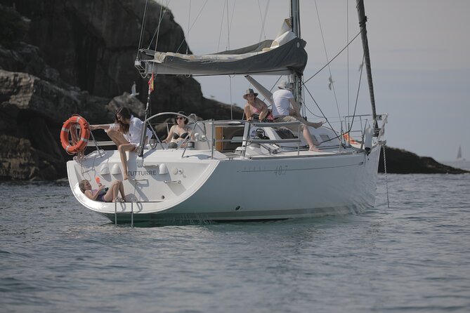 San Sebastian Private Sailing trips & Socioeducational boat tours - Swim time in the bay: plan for water, not souvenirs