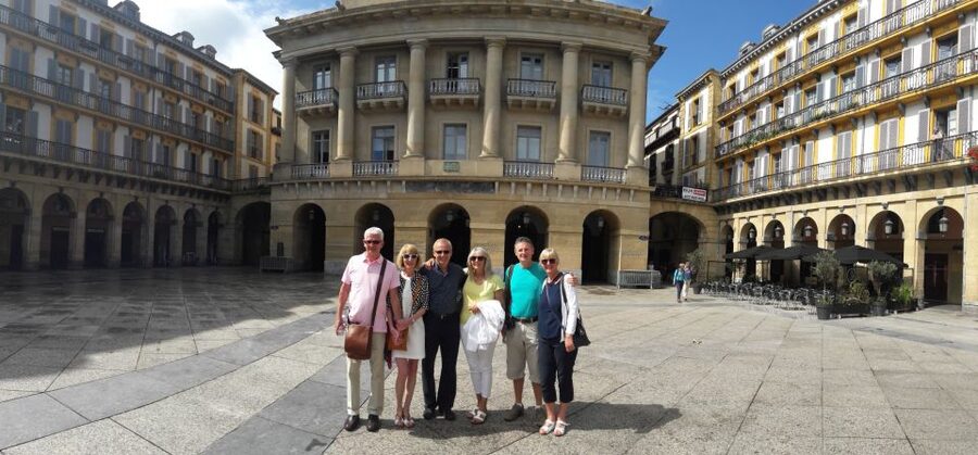 San Sebastian: Private Walking Tour w/ Panoramic Views - City hall (former casino) to the fortified old quarter