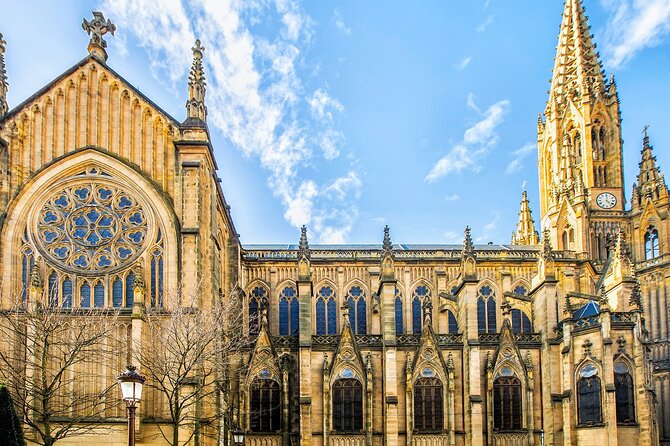 San Sebastian Scavenger Hunt & Highlights Self Guided Audio Tour - Audio in 5 languages and using your own headphones