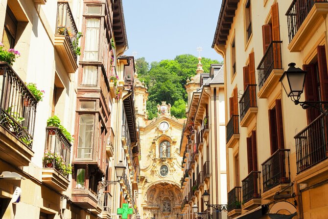 San Sebastian Scavenger Hunt & Highlights Self Guided Audio Tour - The walking plan: 3.1 km, 2 to 3 hours, your pace