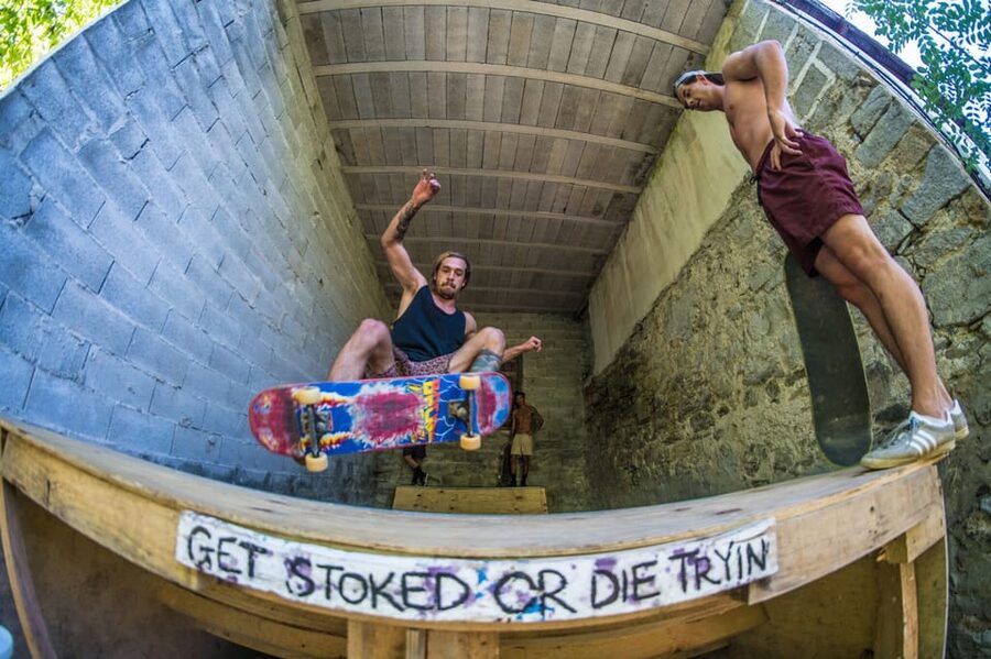 San Sebastian: Surf & Party Hostel - The surf part: lessons, theory, gear, and daily guidance