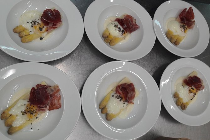 San Sebastian Top Pintxos Private Tour - Drinks and pairings: more than just something to drink