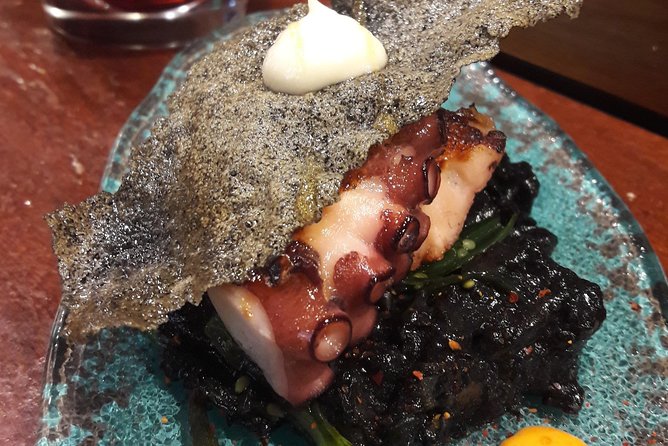 San Sebastian Top Pintxos Private Tour - Even if the weather’s bad, the tour keeps working