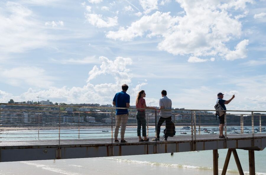 San Sebastian walking tour and aquarium - More than animals: Basque maritime history and hands-on science